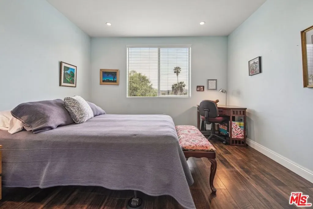 11218 Camarillo Street 305, North Hollywood, California 91602 home-pic-19